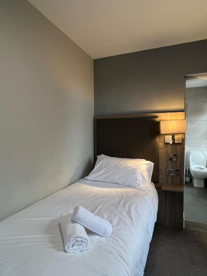 דרויטוויץ' St Andrews Town Hotel מראה חיצוני תמונה