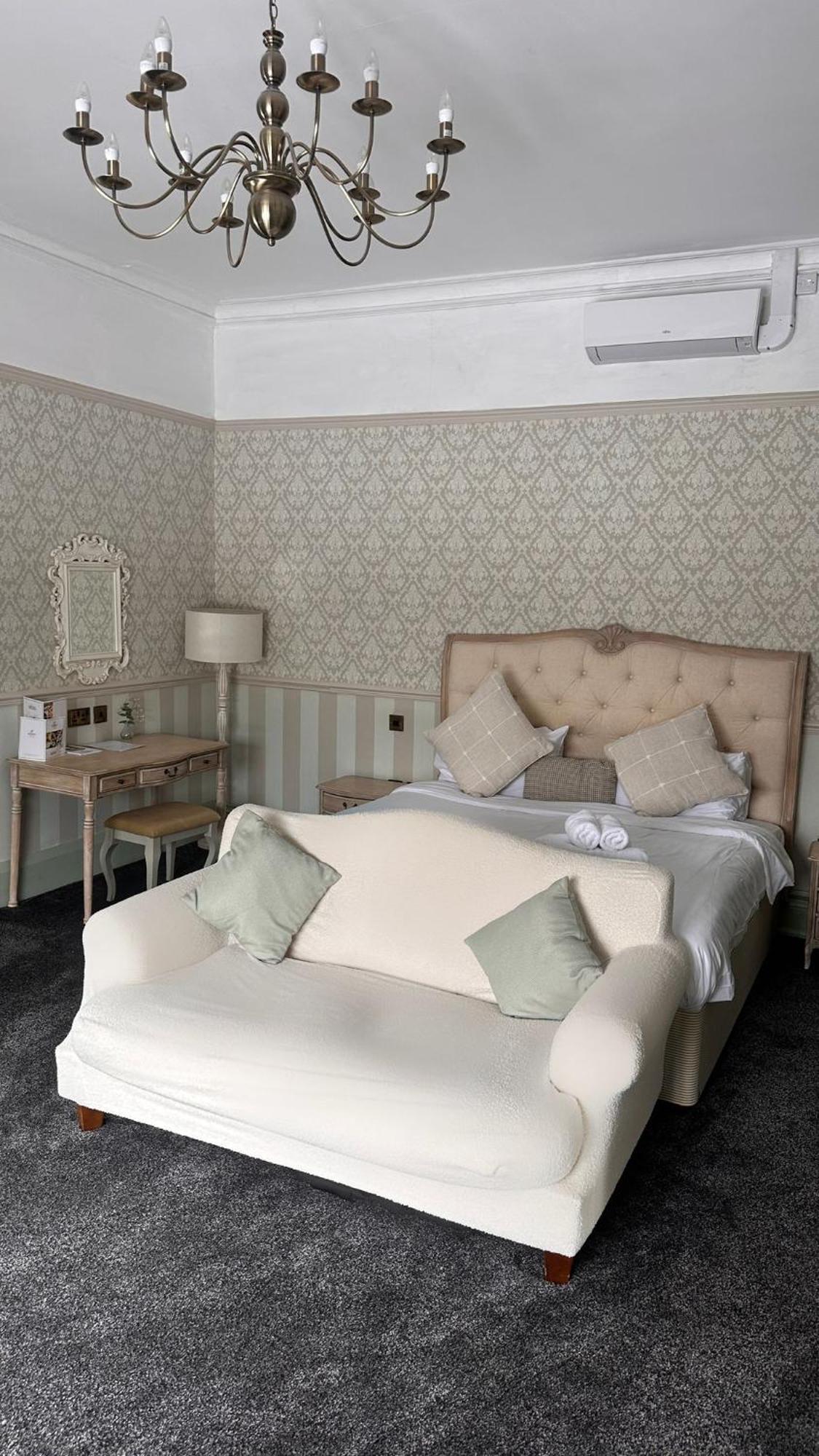דרויטוויץ' St Andrews Town Hotel מראה חיצוני תמונה