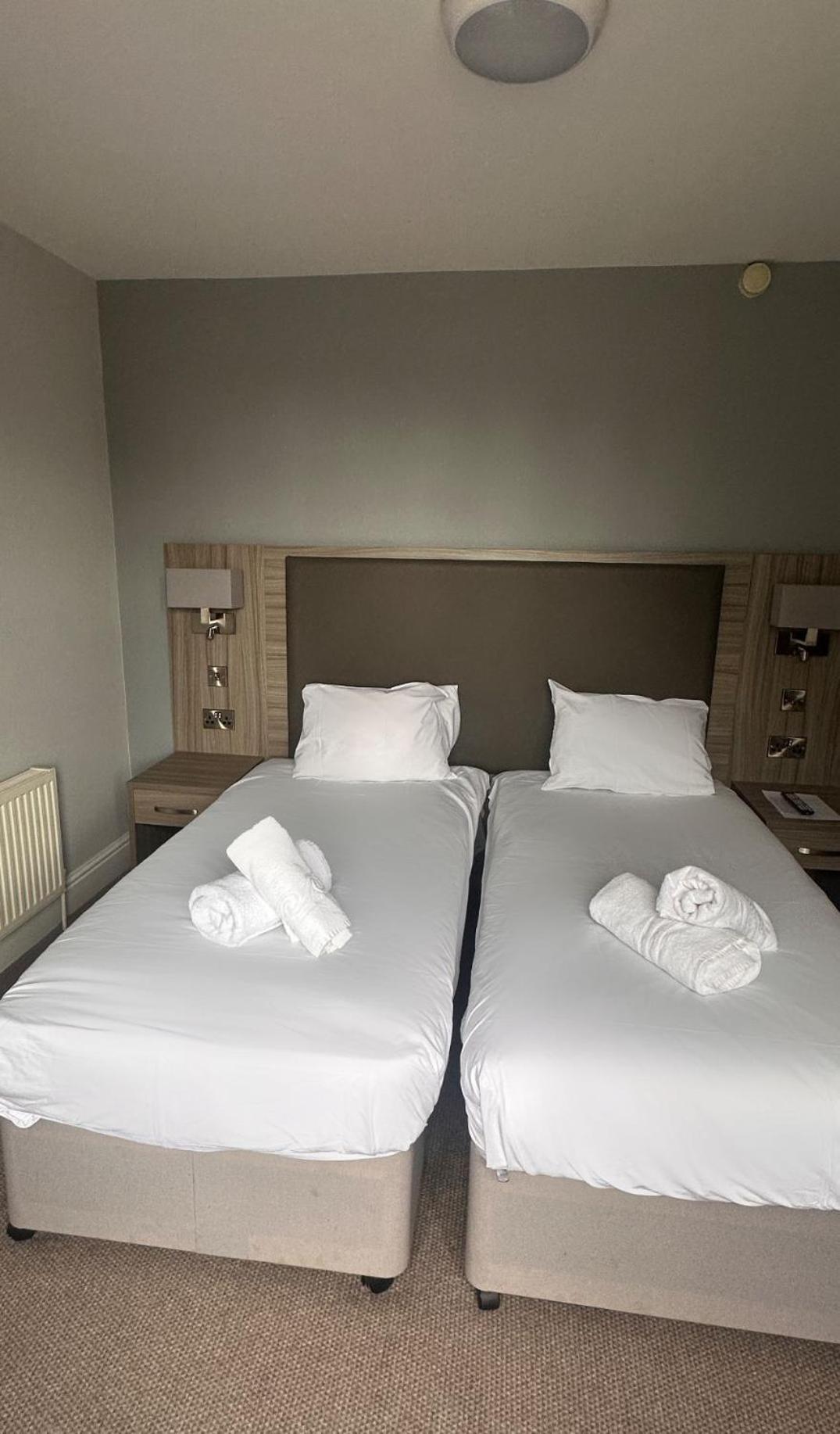 דרויטוויץ' St Andrews Town Hotel מראה חיצוני תמונה